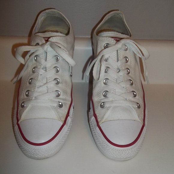 Converse All Star Chuck Taylor Classic Low Top White Sneakers Mens- 7 Womens- 9 - Picture 1 of 12